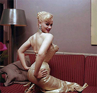 Sabrina in gold
