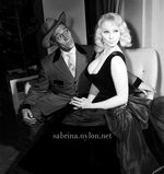 /sabrina/pix/sabrina-oz-melbourne-1958-09-black_dress-bigtoothed_cowboy-hat.jpg