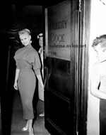 /sabrina/pix/sabrina-oz-melbourne-1958-17-dickory-dock-doorway.jpg